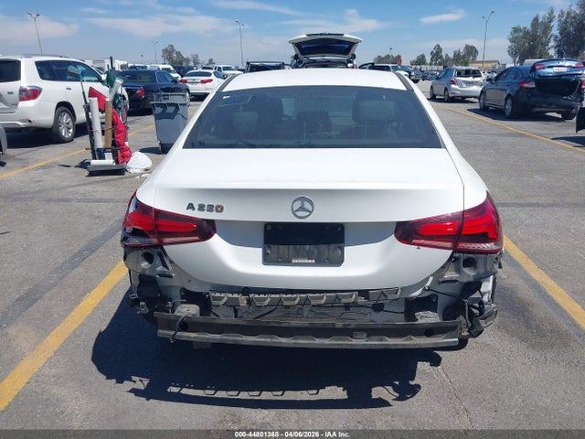 2019 Mercedes-benz A 220 მანქანა იყიდება აუქციონზე, vin: WDD3G4EB9KW025866, აუქციონის ნომერი: 44801368