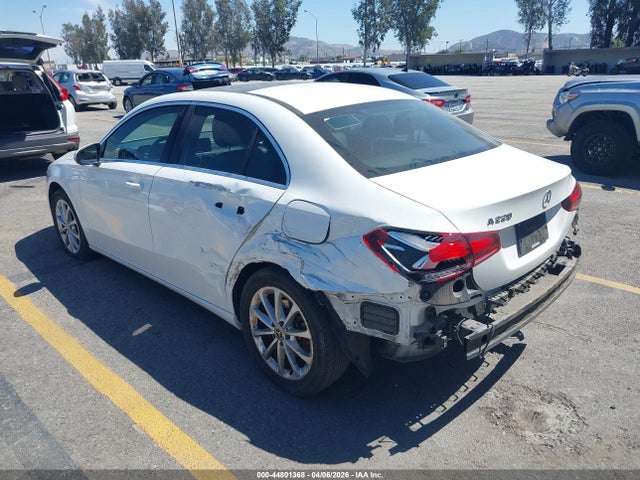 2019 Mercedes-benz A 220 მანქანა იყიდება აუქციონზე, vin: WDD3G4EB9KW025866, აუქციონის ნომერი: 44801368