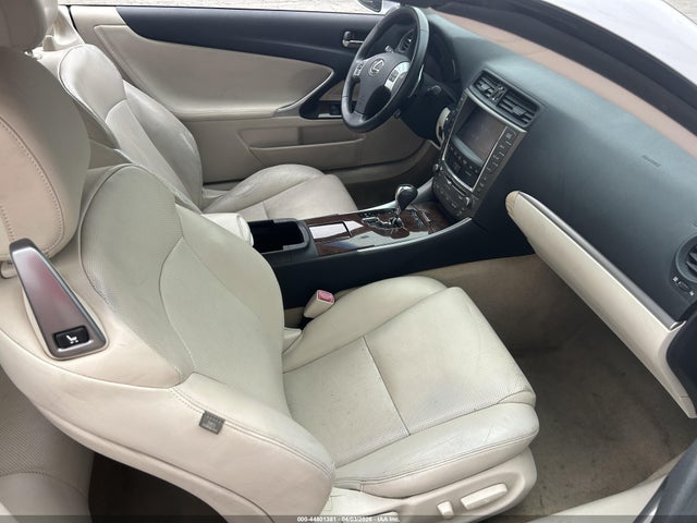 44801381 :رقم المزاد ، JTHFF2C26B2519092 vin ، 2011 Lexus Is 250c مزاد بيع
