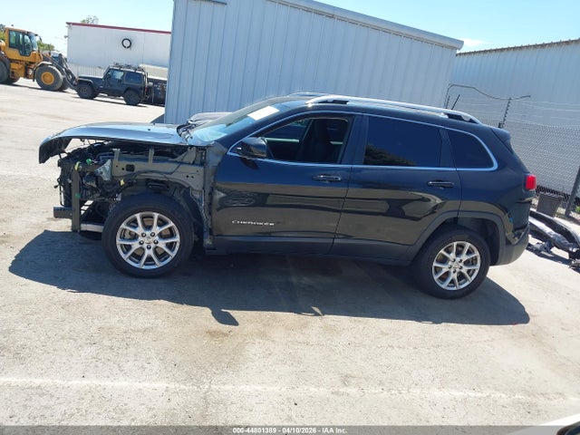 1C4PJLCS4GW208058 Jeep Cherokee Latitude