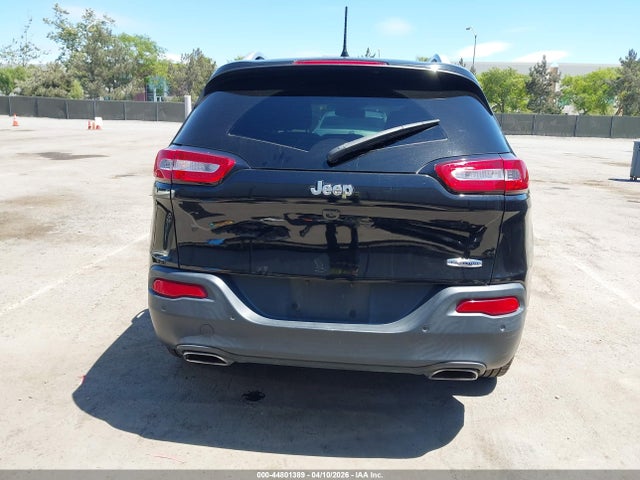 1C4PJLCS4GW208058 Jeep Cherokee Latitude