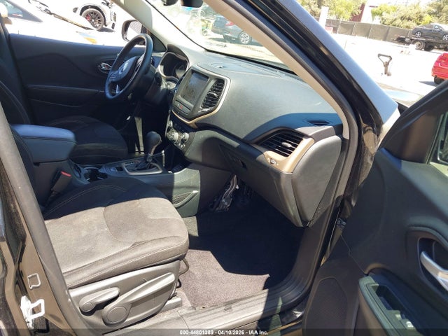 1C4PJLCS4GW208058 Jeep Cherokee Latitude