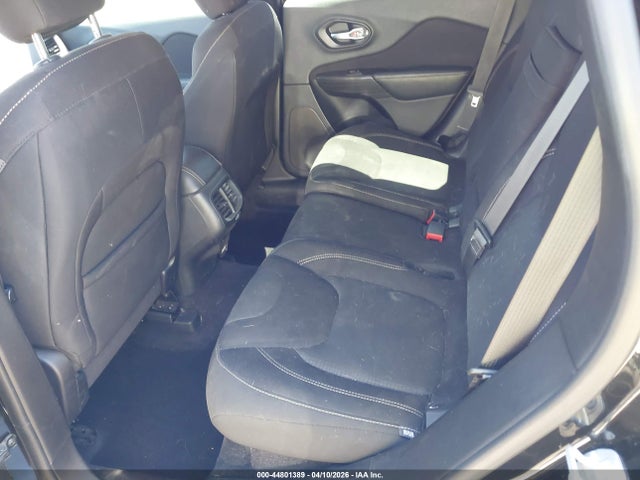 1C4PJLCS4GW208058 Jeep Cherokee Latitude