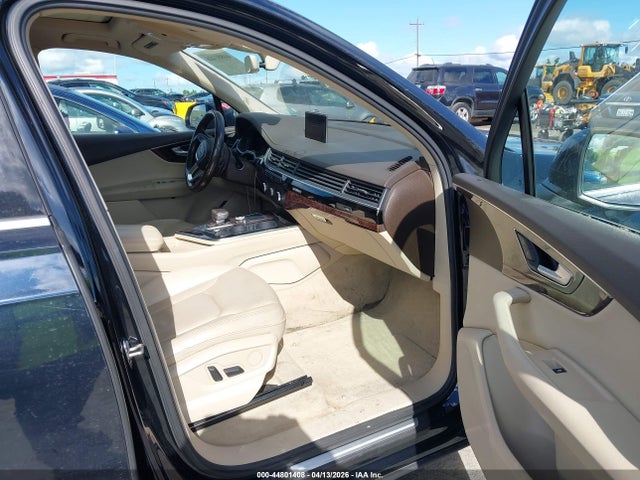 WA1LAAF73HD017930 Audi Q7 3.0t Premium