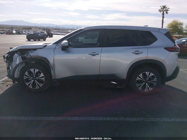 JN8BT3BA3PW415736 Nissan Rogue Sv Fwd