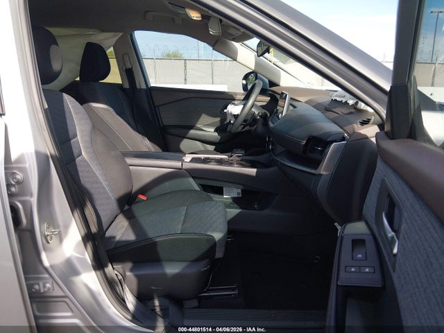 JN8BT3BA3PW415736 Nissan Rogue Sv Fwd
