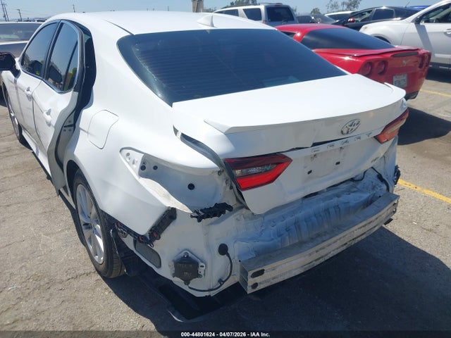 4T1R11AK1NU688015 Toyota CAMRY LE