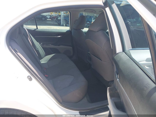 4T1R11AK1NU688015 Toyota CAMRY LE