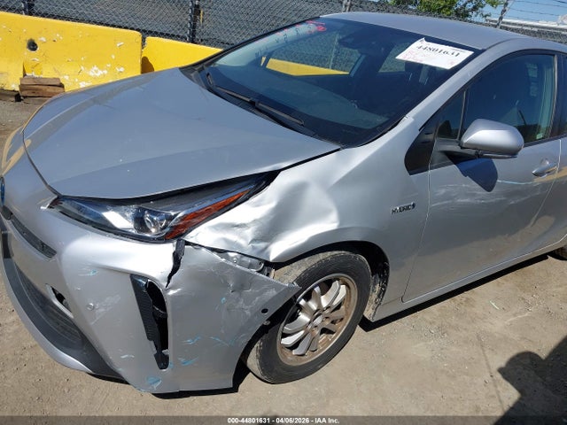 JTDKAMFUXM3138365 Toyota Prius Le