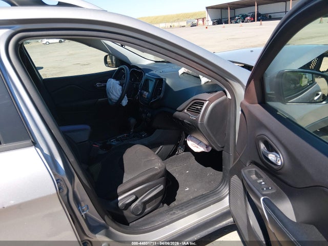 44801711 :رقم المزاد ، 1C4PJLCB4LD500735 vin ، 2020 Jeep Cherokee Latitude Fwd مزاد بيع