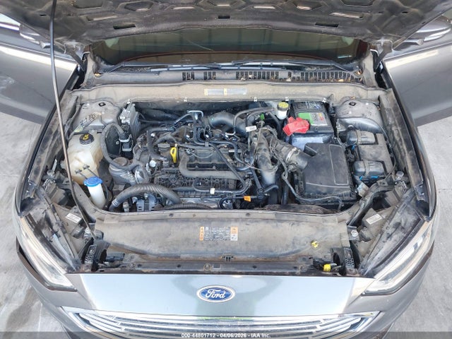 3FA6P0HDXJR277727 Ford FUSION SE