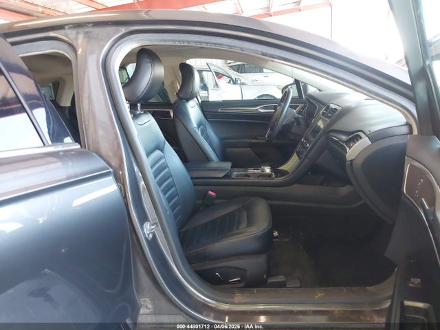 3FA6P0HDXJR277727 Ford FUSION SE