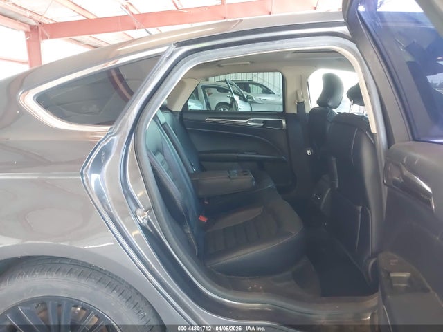 3FA6P0HDXJR277727 Ford FUSION SE