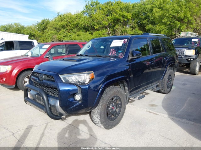 Toyota 4runner Trd Off Road Premium 2018 JTEBU5JR6J5592575 Image 2