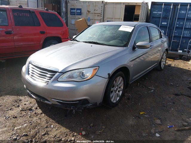 2014 Chrysler 200 Touring მანქანა იყიდება აუქციონზე, vin: 1C3CCBBB1EN197659, აუქციონის ნომერი: 44801721