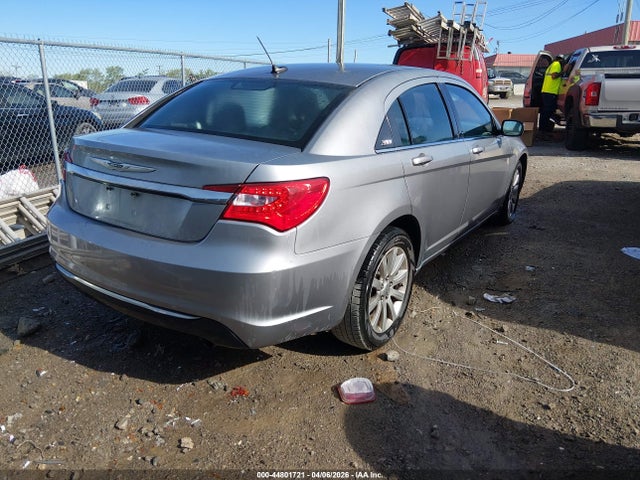 2014 Chrysler 200 Touring მანქანა იყიდება აუქციონზე, vin: 1C3CCBBB1EN197659, აუქციონის ნომერი: 44801721