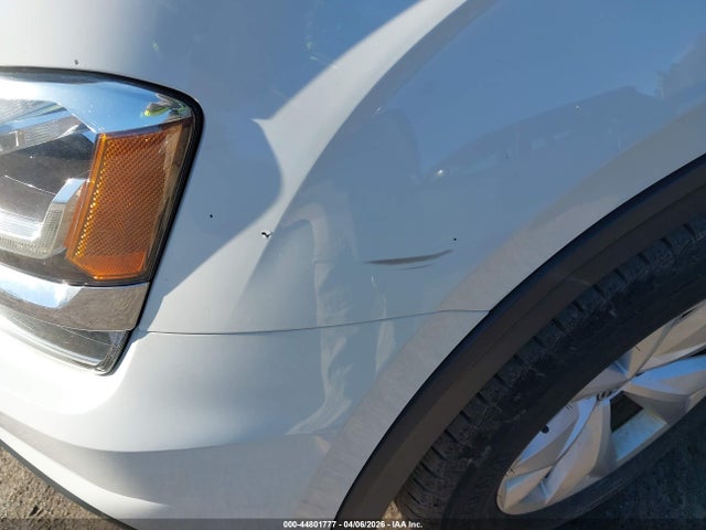 2018 VOLKSWAGEN ATLAS 1V2KR2CA4JC566997 Photo 5