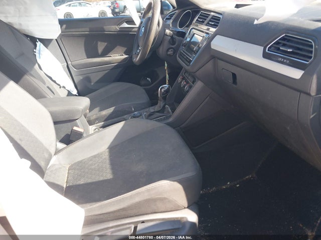 44801780 :رقم المزاد ، 3VV0B7AXXKM053191 vin ، 2019 Volkswagen Tiguan 2.0t S مزاد بيع
