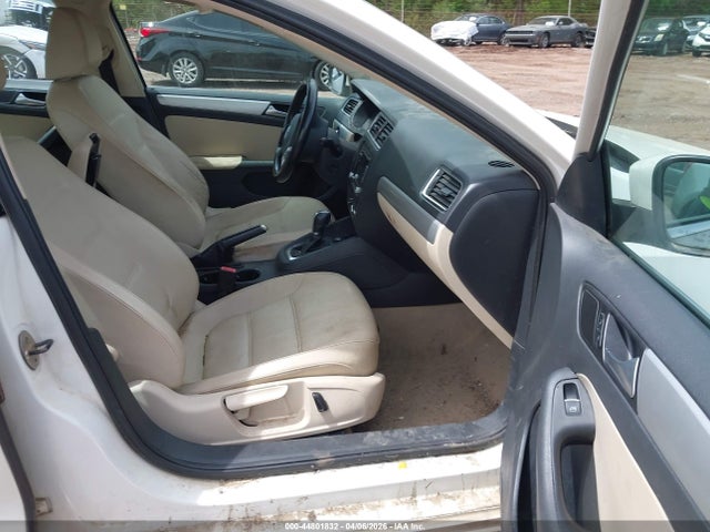 Продажа на аукционе авто 2014 Volkswagen Jetta 1.8t Se, vin: 3VWD07AJ8EM209280, номер лота: 44801832