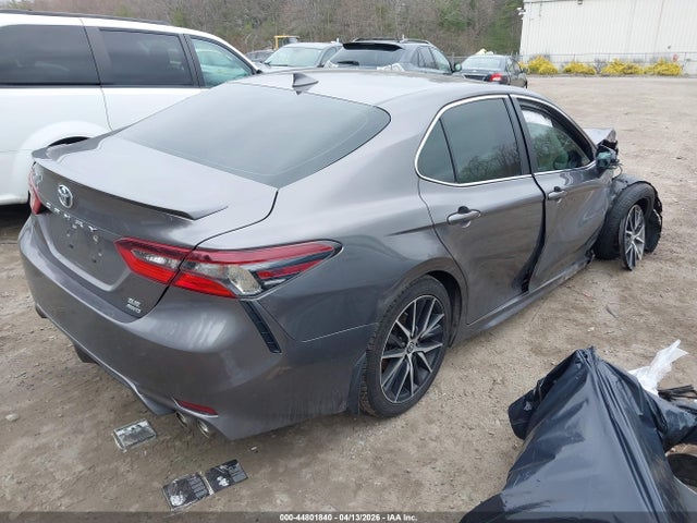 44801840 :رقم المزاد ، 4T1G11BK7MU045964 vin ، 2021 Toyota Camry Se Awd مزاد بيع