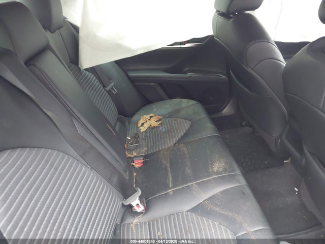 44801840 :رقم المزاد ، 4T1G11BK7MU045964 vin ، 2021 Toyota Camry Se Awd مزاد بيع