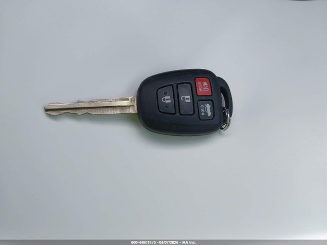 44801885 :رقم المزاد ، 2T1BURHE5HC949191 vin ، 2017 Toyota Corolla Se مزاد بيع
