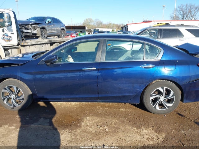 Продажа на аукционе авто 2017 Honda Accord Lx, vin: 1HGCR2F30HA265816, номер лота: 44801931