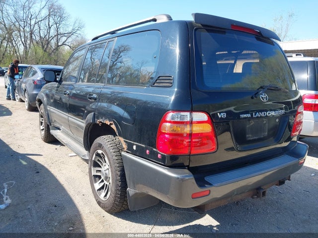 2001 TOYOTA LAND CRUISER JTEHT05J812002088 Photo 2
