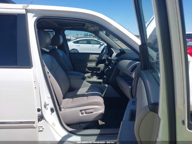 Продажа на аукционе авто 2015 Honda Pilot Touring, vin: 5FNYF3H95FB017571, номер лота: 44802110