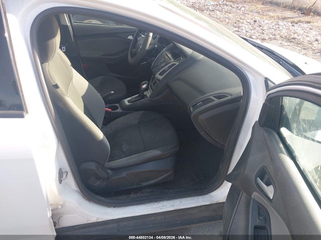 Ford FOCUS SE 2014 1FADP3K27EL321932 Image 5