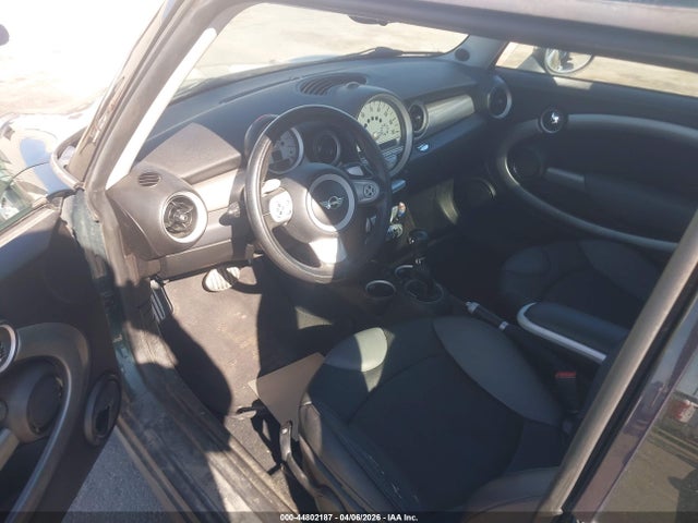 2007 MINI COOPER S WMWMF73527TL92968 Photo 4