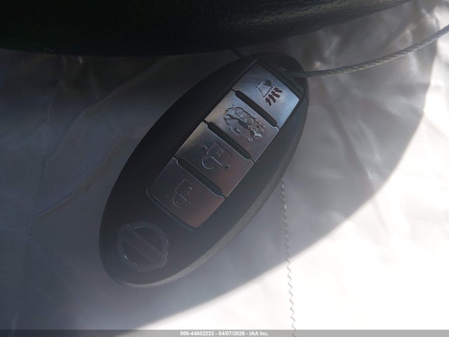 44802233 :رقم المزاد ، 3N1AB7APXHY353904 vin ، 2017 Nissan Sentra Sr مزاد بيع