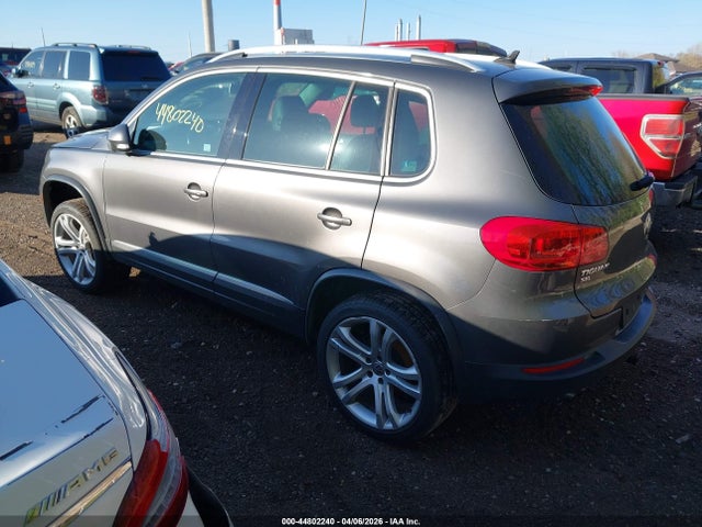 2016 VOLKSWAGEN TIGUAN WVGAV7AX0GW616438 Photo 2