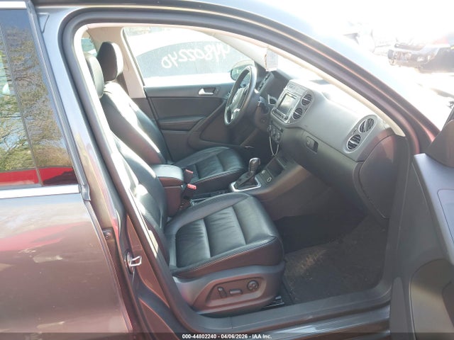 2016 VOLKSWAGEN TIGUAN WVGAV7AX0GW616438 Photo 4