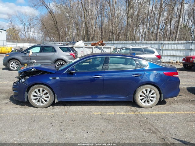 2018 Kia Optima Ex მანქანა იყიდება აუქციონზე, vin: 5XXGU4L39JG197556, აუქციონის ნომერი: 44802242