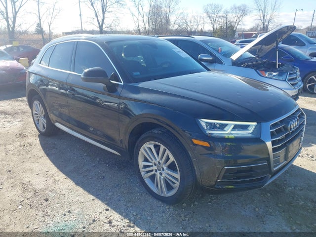 2018 Audi Q5 2.0t Premium/2.0t Tech Premium მანქანა იყიდება აუქციონზე, vin: WA1BNAFY3J2094999, აუქციონის ნომერი: 44802262