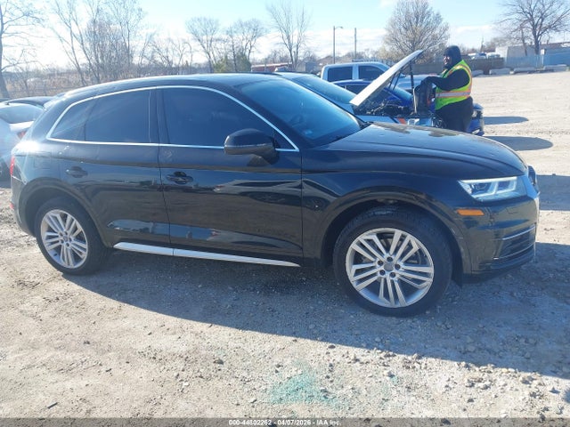 2018 Audi Q5 2.0t Premium/2.0t Tech Premium მანქანა იყიდება აუქციონზე, vin: WA1BNAFY3J2094999, აუქციონის ნომერი: 44802262