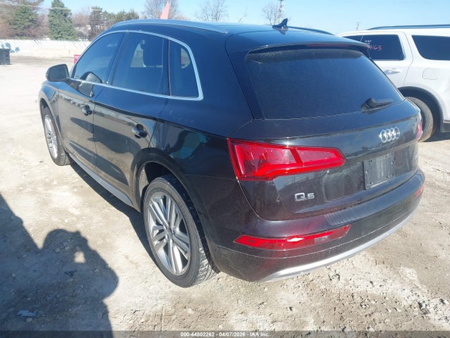 2018 Audi Q5 2.0t Premium/2.0t Tech Premium მანქანა იყიდება აუქციონზე, vin: WA1BNAFY3J2094999, აუქციონის ნომერი: 44802262