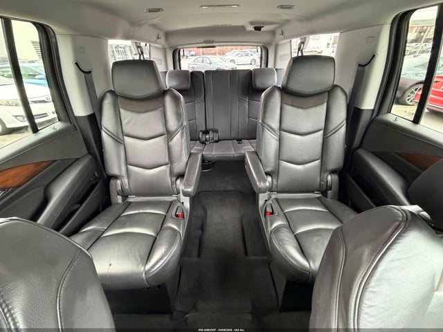 Продажа на аукционе авто 2018 Cadillac Escalade Esv, vin: 1GYS4GKJ0JR215185, номер лота: 44802307