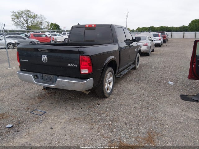 2015 RAM 1500 1C6RR7LG2FS749532 Photo 3