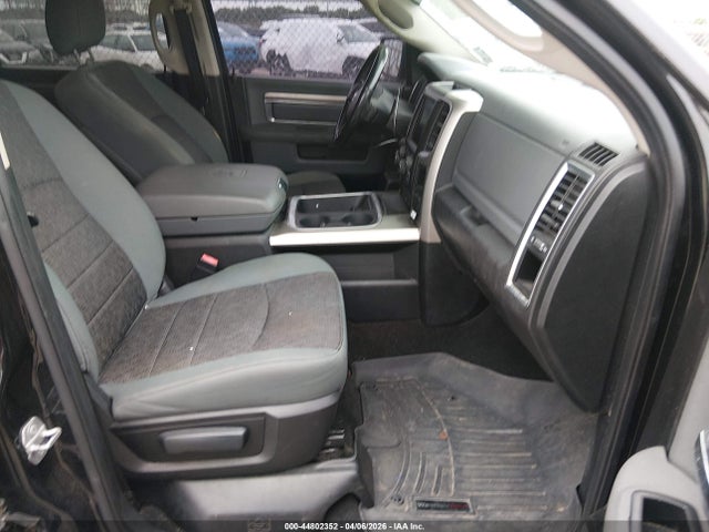 2015 RAM 1500 1C6RR7LG2FS749532 Photo 4
