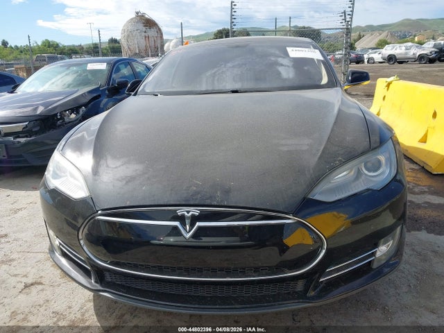 Продажа на аукционе авто 2013 Tesla Model S, vin: 5YJSA1DN1DFP23641, номер лота: 44802396