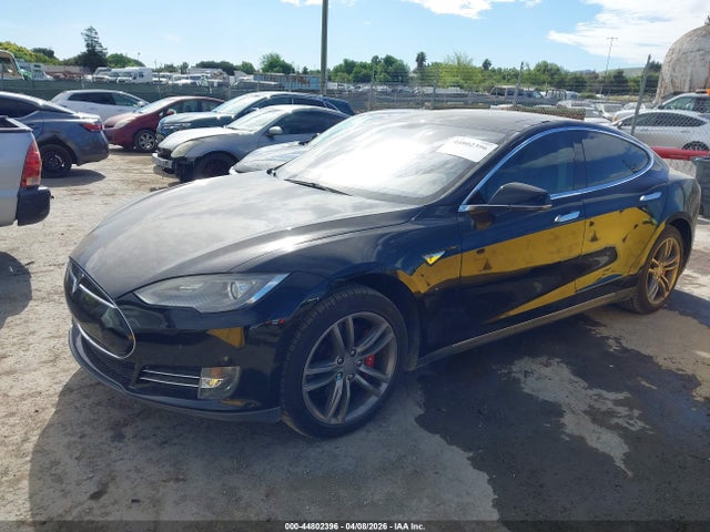 2013 TESLA MODEL S 5YJSA1DN1DFP23641 Photo 1
