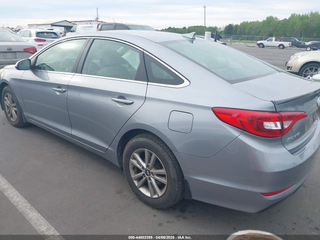 Продажа на аукционе авто 2015 Hyundai Sonata Se, vin: 5NPE24AF5FH173082, номер лота: 44802399