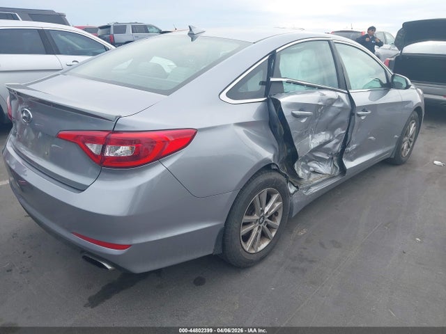 Продажа на аукционе авто 2015 Hyundai Sonata Se, vin: 5NPE24AF5FH173082, номер лота: 44802399