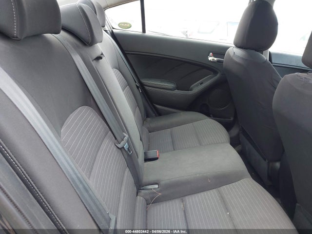 44802442 :رقم المزاد ، KNAFX4A65F5281902 vin ، 2015 Kia Forte Lx مزاد بيع
