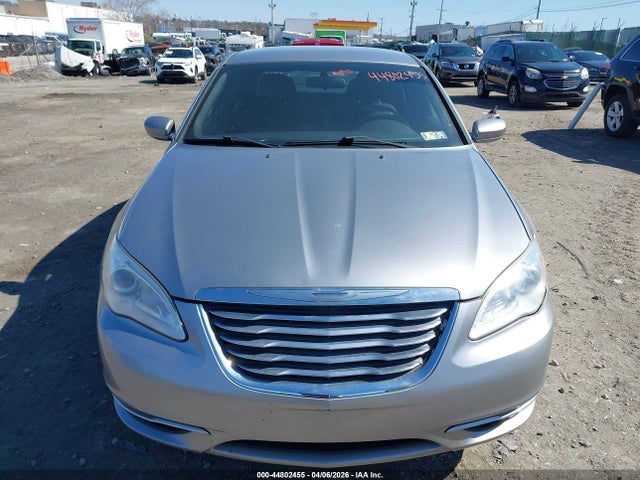 Продажа на аукционе авто 2013 Chrysler 200 Lx, vin: 1C3CCBAB6DN648293, номер лота: 44802455