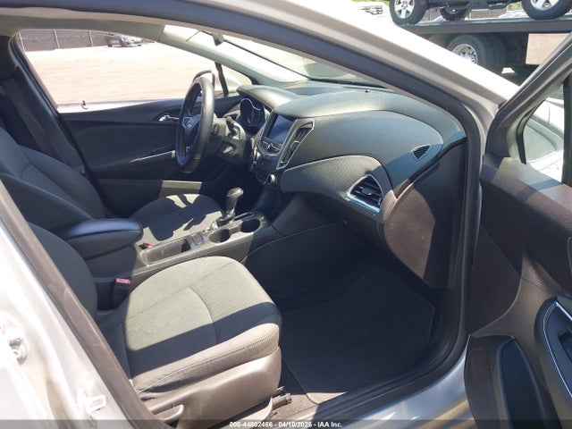 2019 CHEVROLET CRUZE 1G1BE5SM0K7112596 Photo 4