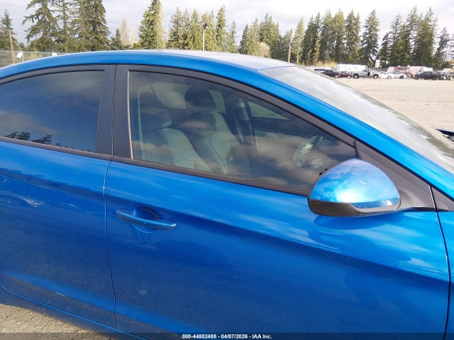 KMHD84LF1HU385716 Hyundai ELANTRA SE