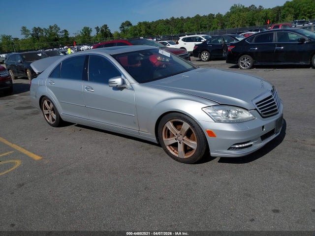 2010 MERCEDES-BENZ S 550 WDDNG8GB1AA336801